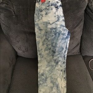 Acid wash Jeggings! They are a total thing again!